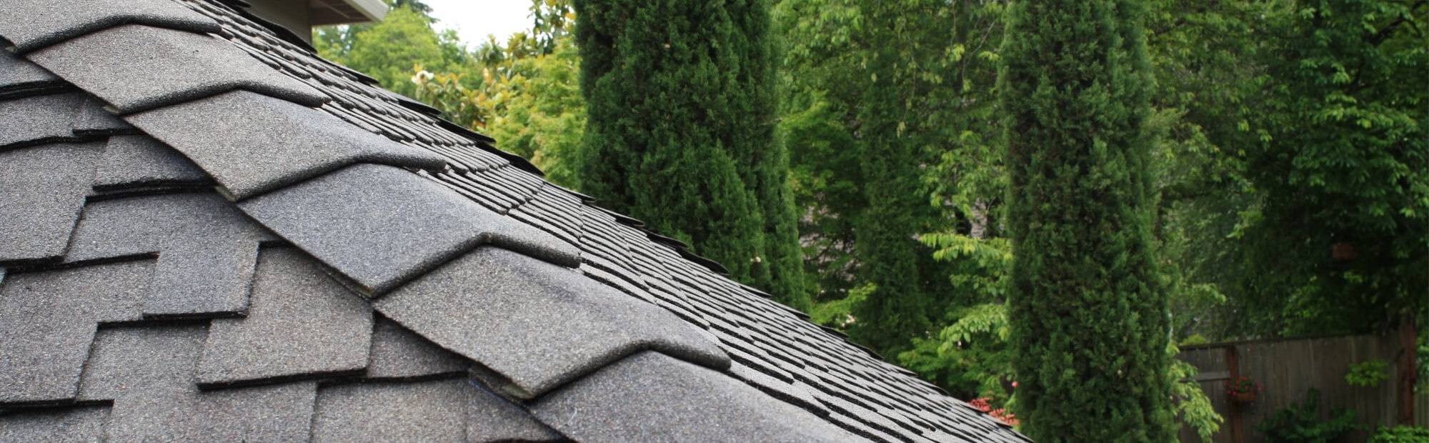 Custom composite roof shingles on home in Happy Valley, OR