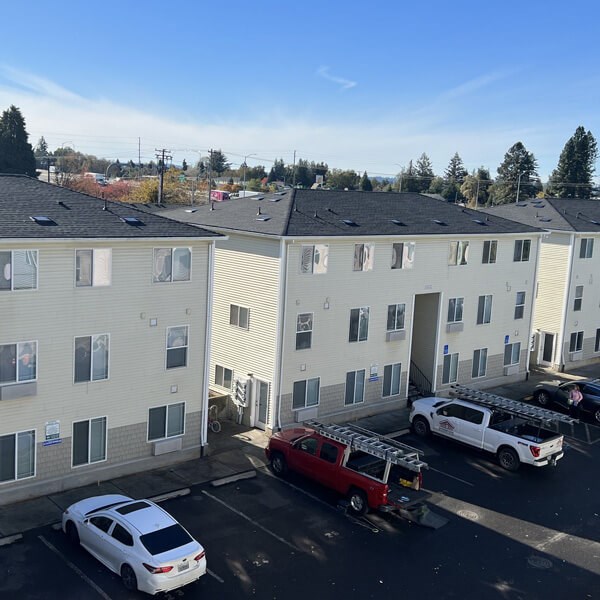 Replacement shingles on home in Damasacus, OR