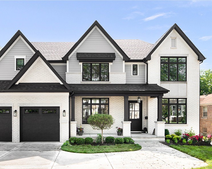 Black exterior home accents on home in Oak Grove. OR