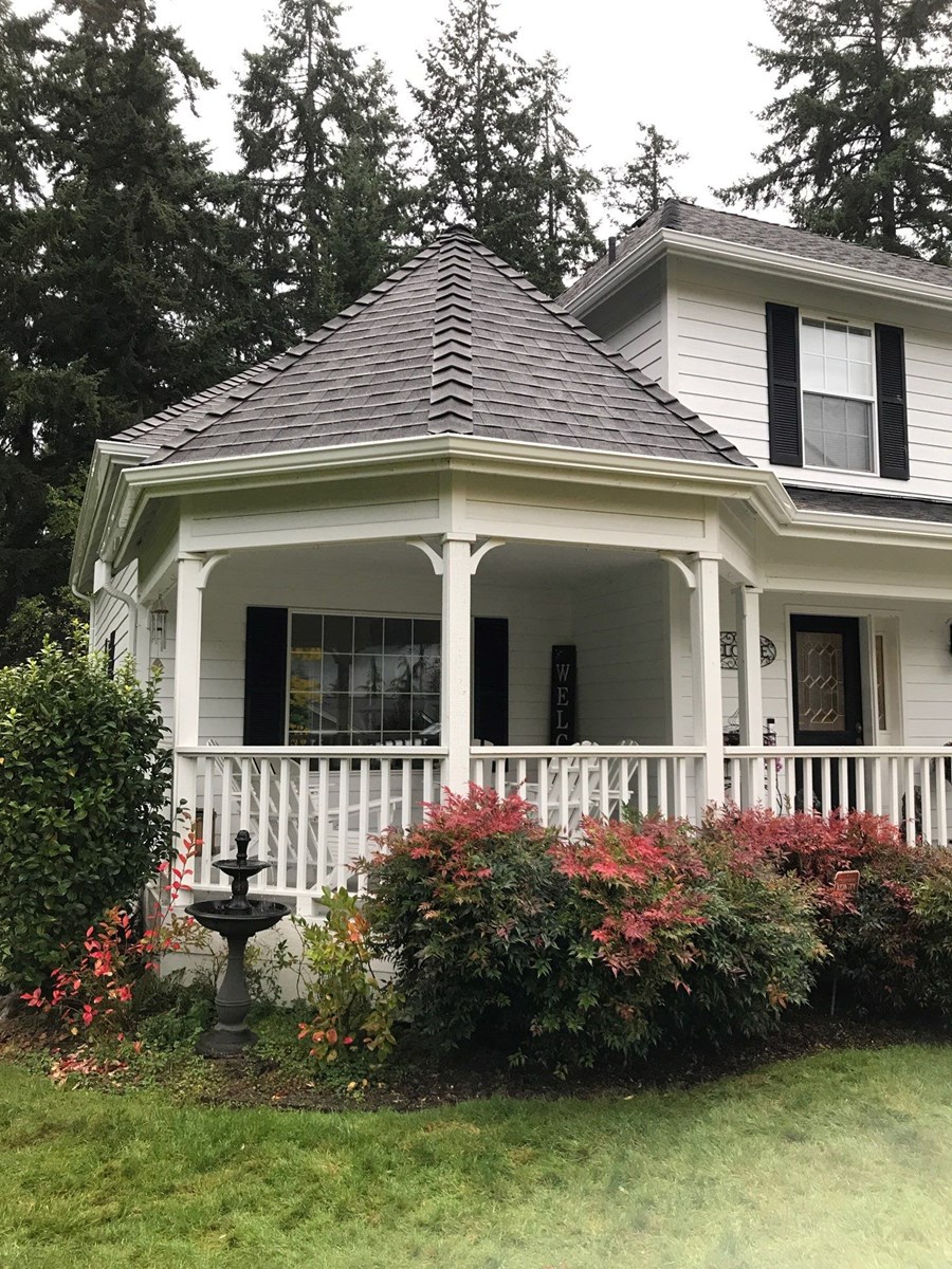White curved gutters on residential home in Portland, OR