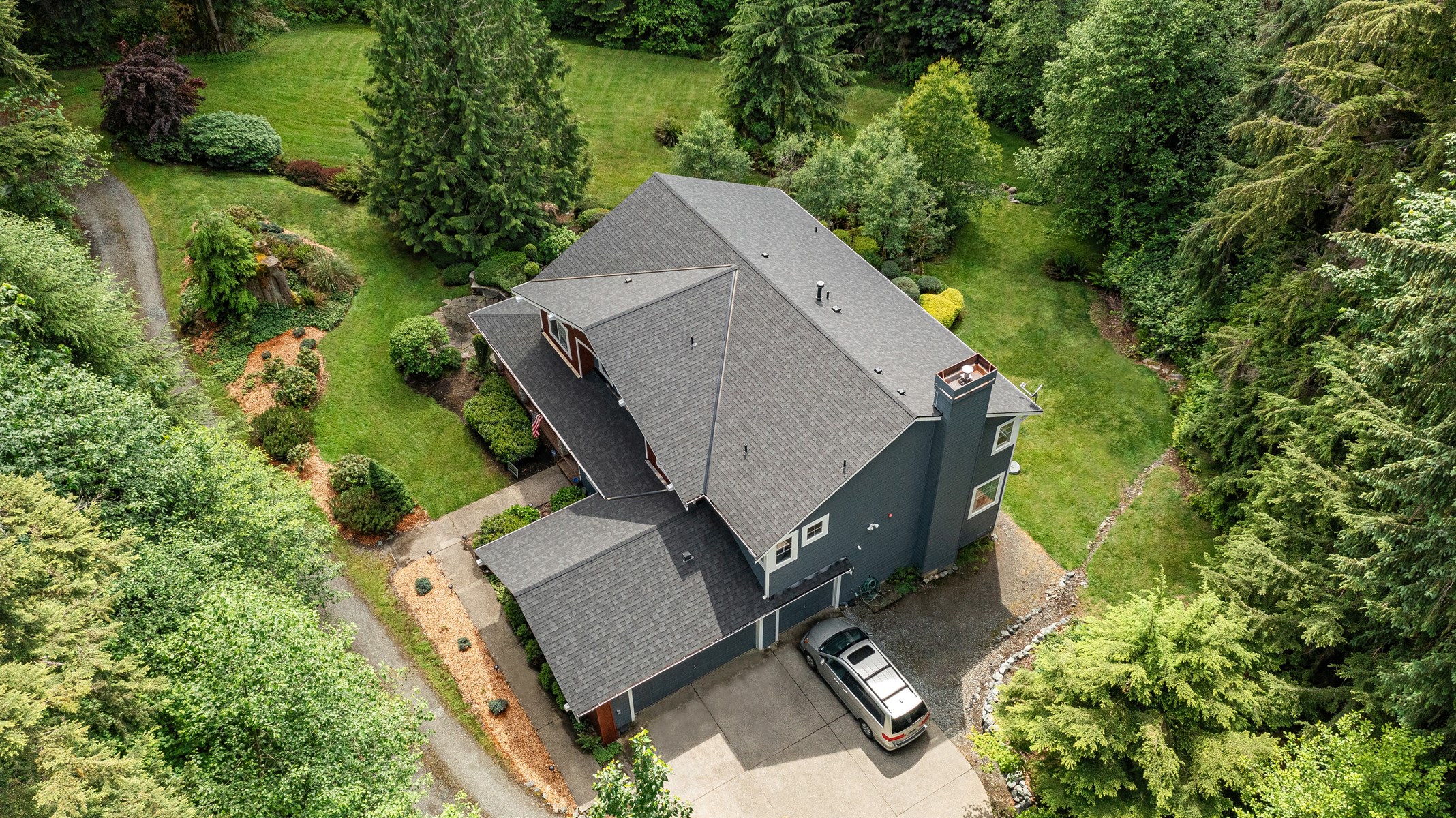Replacement asphalt shingles on residential home in Vancouver, WA