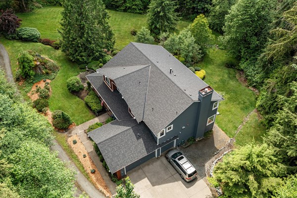Replacement asphalt shingles on residential home in Vancouver, WA