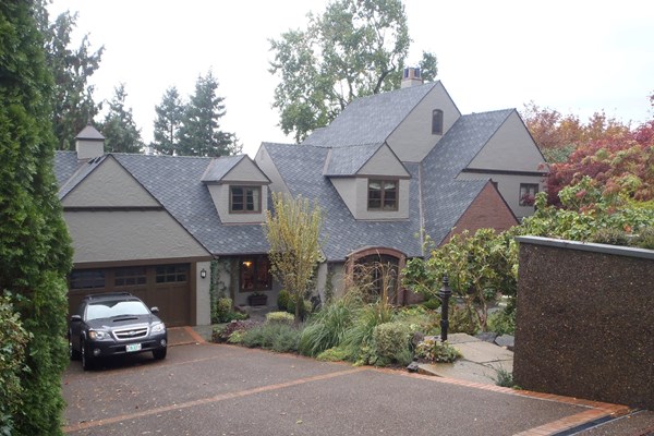 Multi colored shingles on home in Portland, OR
