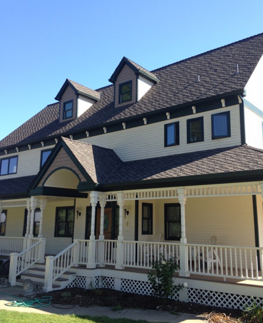 Roofing contractors for damaged roofs in oregon